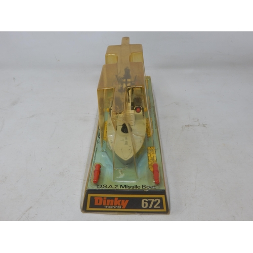 412 - DINKY TOYS: 672 O.S.A.2. Missile Boat