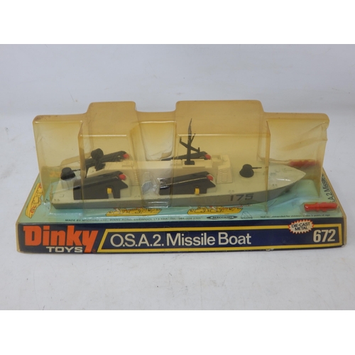 412 - DINKY TOYS: 672 O.S.A.2. Missile Boat