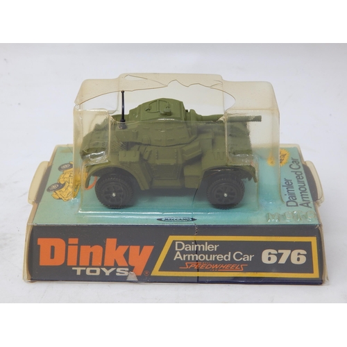 416 - DINKY TOYS: 676 Daimler Armoured Car