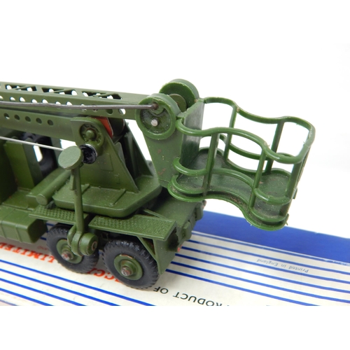 421 - DINKY SUPER TOYS: 667 Missile Servicing Platform Vehicle