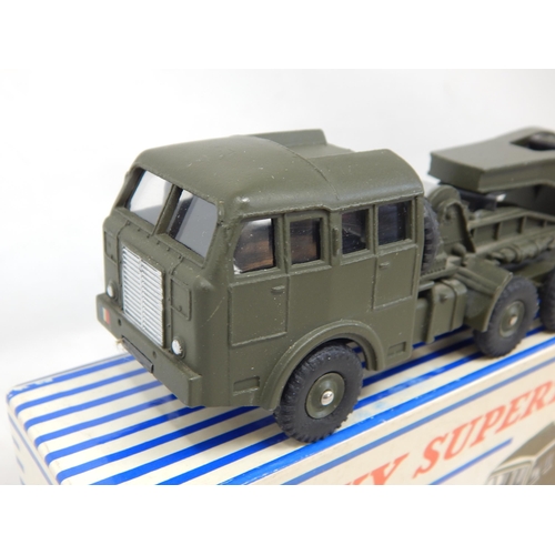 425 - DINKY SUPER TOYS: FRENCH ISSUE: 890 Tracteur Berliet (Avec Glaces) Et Semi-Remorque Porte-Char