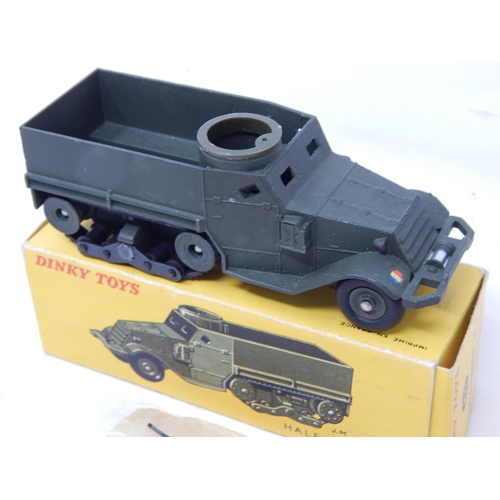 426 - DINKY TOYS: FRENCH ISSUE: 822 Half Track M 3