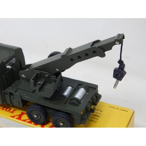 428 - DINKY TOYS: FRENCH ISSUE: 826 Camion Militaire De Depannage Berliet