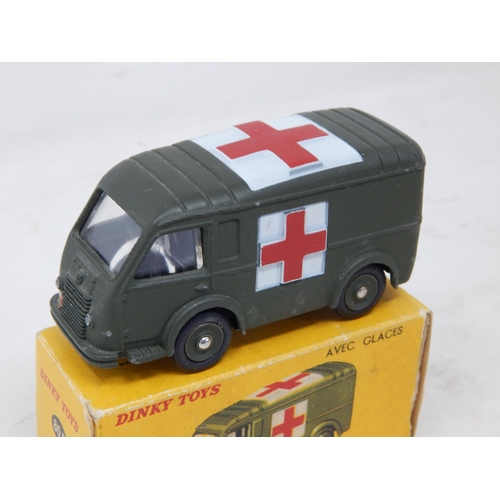 437 - DINKY TOYS: FRENCH ISSUE: 80F Ambulance Militaire Renault Carrier