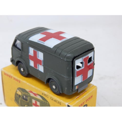 437 - DINKY TOYS: FRENCH ISSUE: 80F Ambulance Militaire Renault Carrier