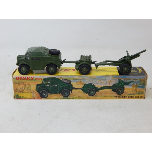 447 - DINKY TOYS: 697 25 Pounder Field Gun Set