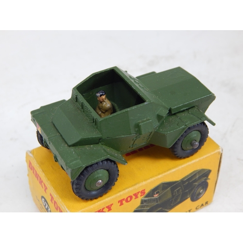 451 - DINKY TOYS: 673 Scout Car