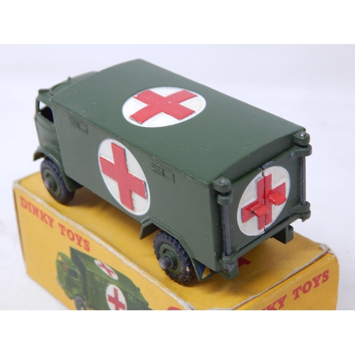 457 - DINKY TOYS: 626 Military Ambulance