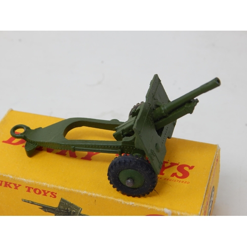 459 - DINKY TOYS: 686 25-Pounder Field Gun