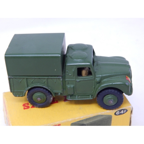 460 - DINKY TOYS: 641 Army 1-Ton Cargo Truck