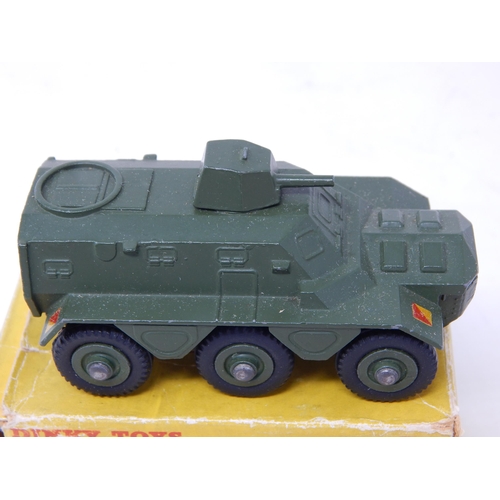 461 - DINKY TOYS: 676 Armoured Personnel Carrier