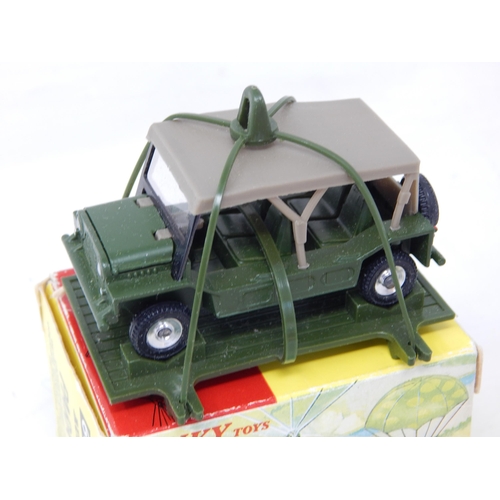 462 - DINKY TOYS: 601 Austin Para-Moke