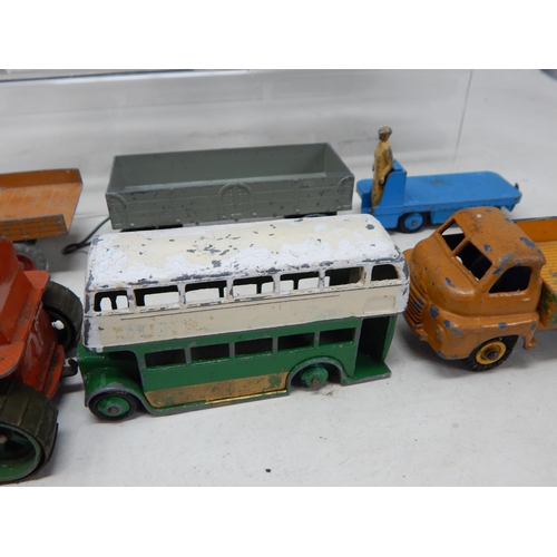 479 - DINKY TOYS: Various (14)