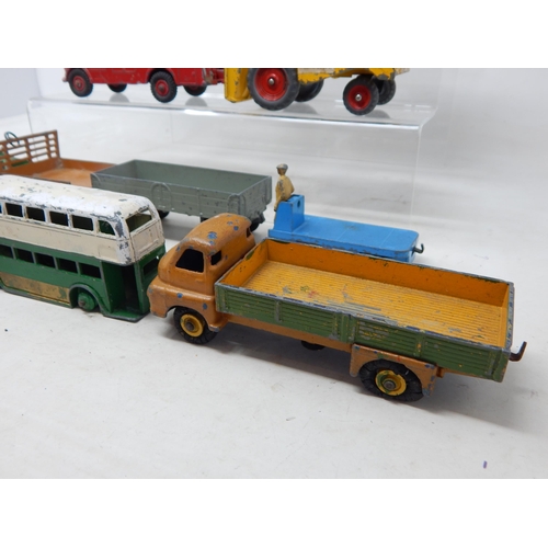 479 - DINKY TOYS: Various (14)