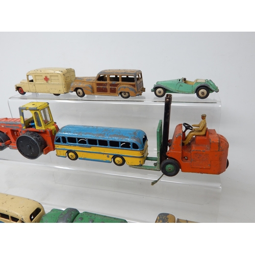 480 - DINKY TOYS: Various (28)