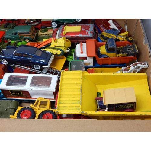 484 - Box Containing a large quantity of vehicles by Dinky, Corgi, Matchbox etc (lot)