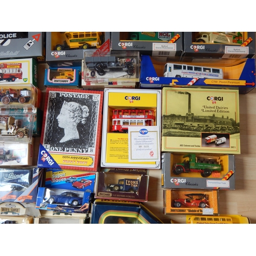 499 - 32 x Various Boxed Model Vehicles