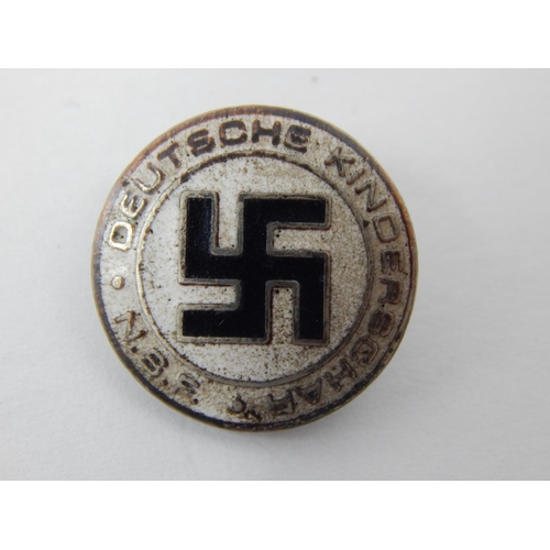 538 - N.S.F Deutsche Kinderschar Membership Badge: Marked to reverse 