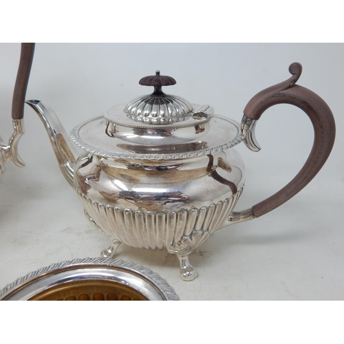 387 - Good Quality Edwardian 4 Piece Silver Plated Tea Service: Comprising: Tea Pot, Hot Water Jug, Sugar ... 