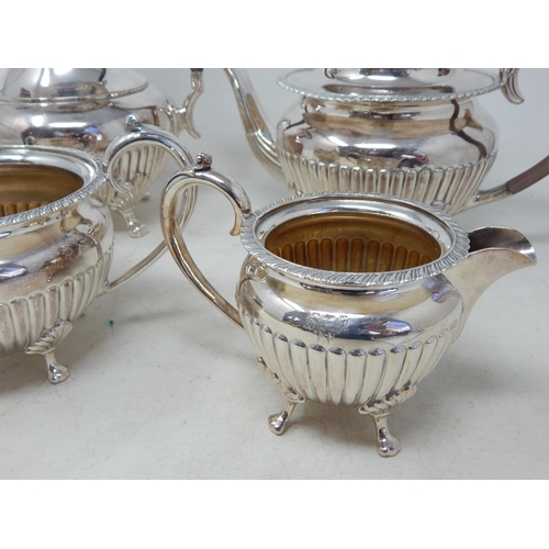 387 - Good Quality Edwardian 4 Piece Silver Plated Tea Service: Comprising: Tea Pot, Hot Water Jug, Sugar ... 