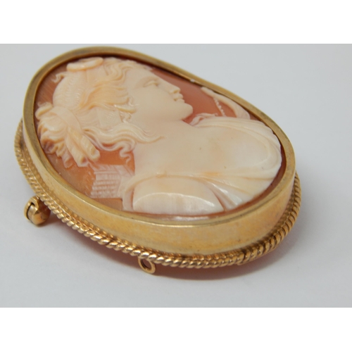 345 - 9ct Gold Mounted Cameo of a Classical Lady.