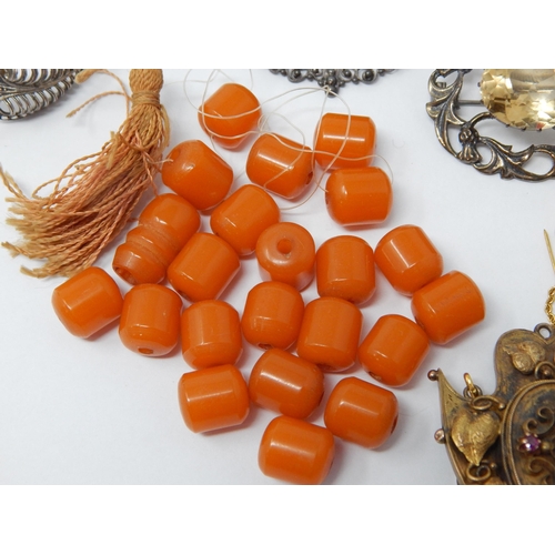 365 - Quantity of Amber Beads, Victorian Yellow Metal Brooch, Scottish Silver Brooch, Jade Bangle & a Quan... 