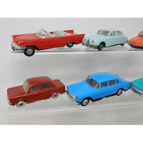 503 - NOREV: French model vehicles by Norev: Chrysler Ne-Yorker, Jaguar 2L 400, Dauphine Renault, Simca 10... 