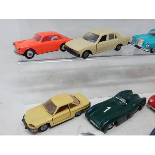 503 - NOREV: French model vehicles by Norev: Chrysler Ne-Yorker, Jaguar 2L 400, Dauphine Renault, Simca 10... 