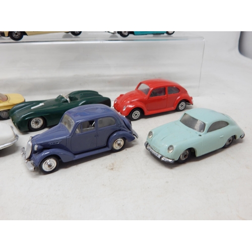 503 - NOREV: French model vehicles by Norev: Chrysler Ne-Yorker, Jaguar 2L 400, Dauphine Renault, Simca 10... 