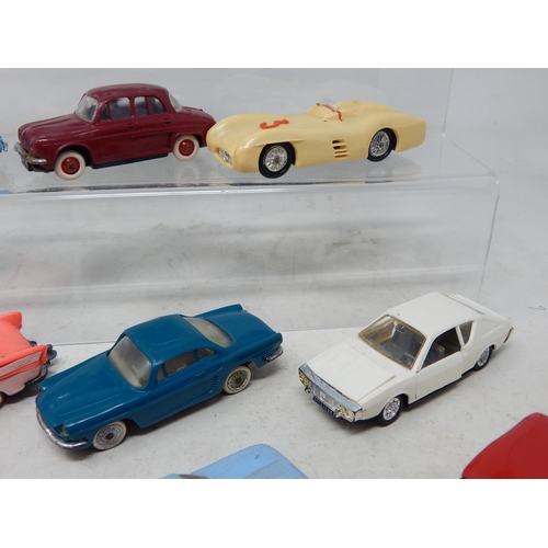 505 - NOREV: French model vehicles by Norev: Alfa Romeo Giulietta Sprint 1300, Peugeot Coupe 404, Fiat 525... 