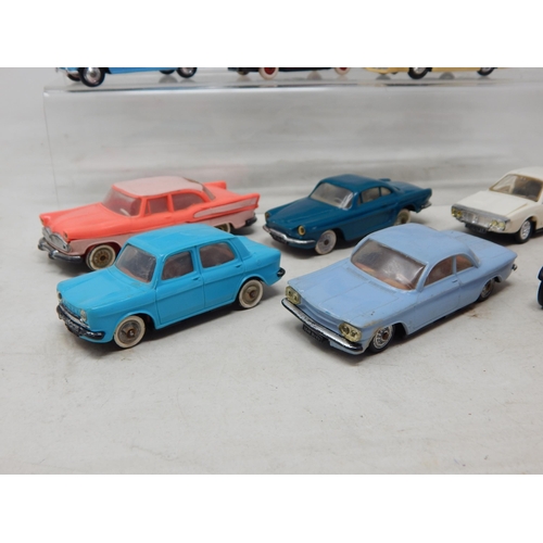 505 - NOREV: French model vehicles by Norev: Alfa Romeo Giulietta Sprint 1300, Peugeot Coupe 404, Fiat 525... 