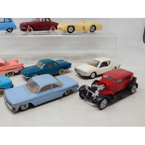 505 - NOREV: French model vehicles by Norev: Alfa Romeo Giulietta Sprint 1300, Peugeot Coupe 404, Fiat 525... 