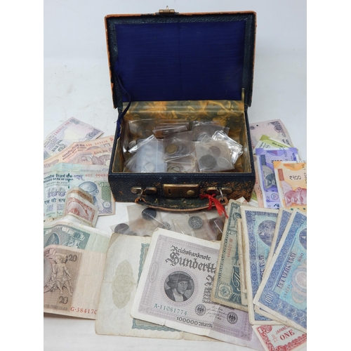 60 - Vintage box containing a large selection of World coins and banknotes (lot)