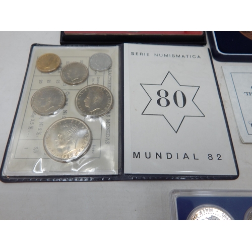 82 - Sir Winston Churchill Medallions in fitted case; Bi-Centenary of the Launch of 'The Original' Lifebo... 