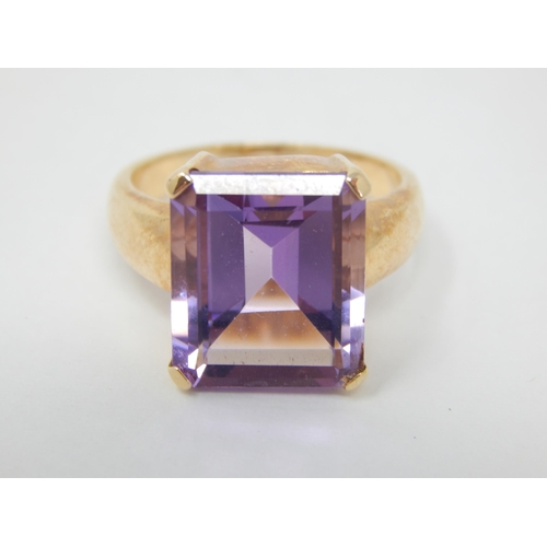 256 - 14ct Yellow Gold Ring Set with a Large Amethyst Estimated @ 10.4cts: Ring Size O: Gross weight 8.6g