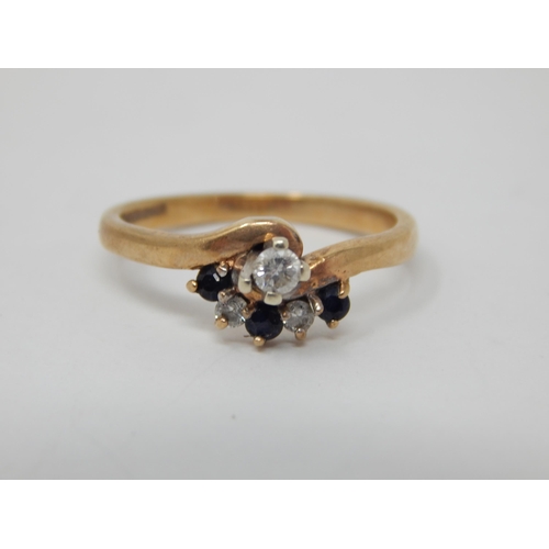 262 - 9ct Yellow Gold Sapphire & Diamond Set Ring: Size M/N: Gross weight 2.7g