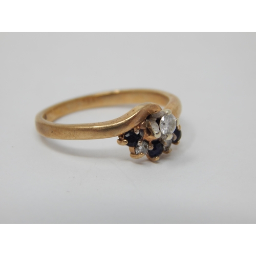 262 - 9ct Yellow Gold Sapphire & Diamond Set Ring: Size M/N: Gross weight 2.7g