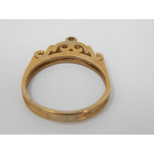 268 - 9ct Yellow Gold Ring: Size Q: Weight 2.3g