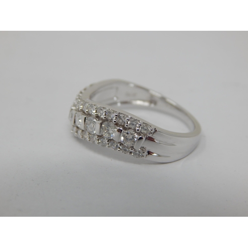 270 - 1.00ct Canadian Diamond Ring Set in White Gold: Diamonds G-H: Ring Size N/O: with Certificate of Aut... 