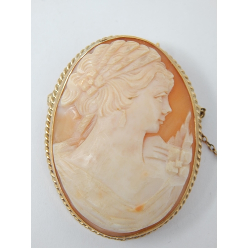 150 - Large Cameo in 9ct Gold surround