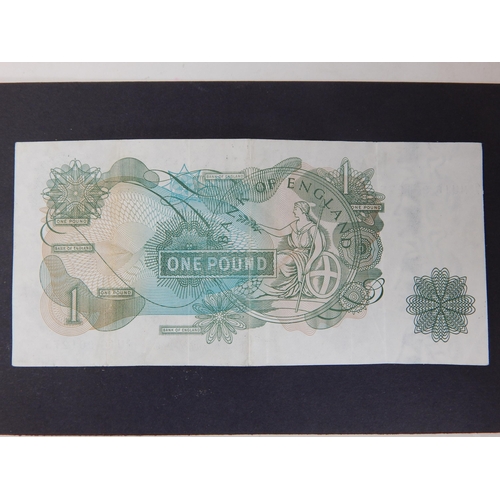 180 - Rare Bank of England Page One Pound error note with colour run to left Very Fine or better and rare ... 