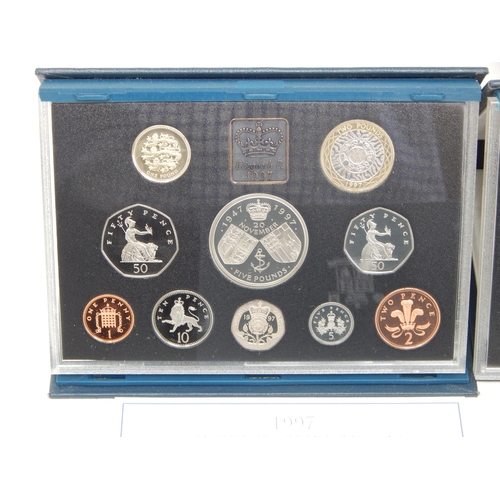 123 - UK Proof Sets 1993, 1994, 1995, 1996, 1997 all about as struck and housed in Royal Mint cases of iss... 