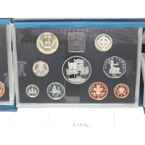 123 - UK Proof Sets 1993, 1994, 1995, 1996, 1997 all about as struck and housed in Royal Mint cases of iss... 