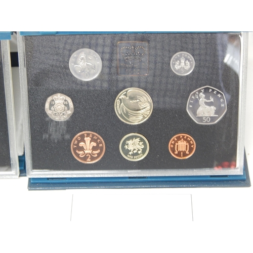 123 - UK Proof Sets 1993, 1994, 1995, 1996, 1997 all about as struck and housed in Royal Mint cases of iss... 