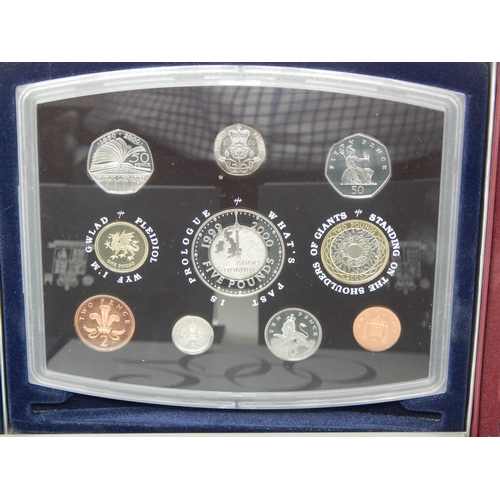 124 - UK Proof Sets 1998, 1999, 2000, 2001 and 2003 all about as struck and housed in Royal Mint cases of ... 