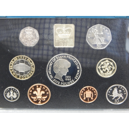 124 - UK Proof Sets 1998, 1999, 2000, 2001 and 2003 all about as struck and housed in Royal Mint cases of ... 