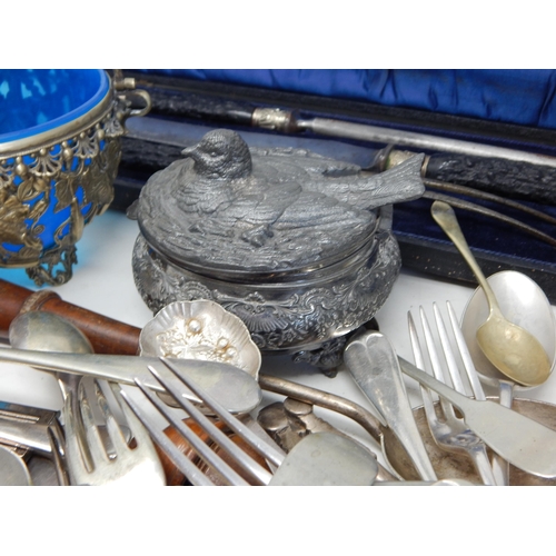 983 - A Quantity of Silver Plated Wares to Include Flatware, Sugar Basket, Carving Set etc (lot)