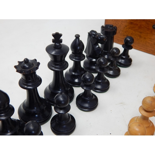 984 - Early 20th Century Boxwood Chess Set in Wooden Box.