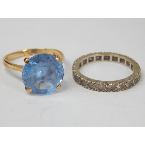 995 - 2 x 9ct Gold Rings to Include an Eternity Ring: Size N: & a Gem Set Ring: Size O: Gross weight 6.4g