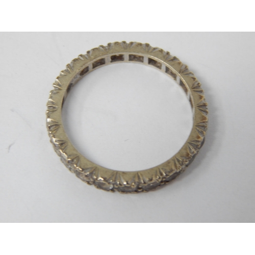 995 - 2 x 9ct Gold Rings to Include an Eternity Ring: Size N: & a Gem Set Ring: Size O: Gross weight 6.4g